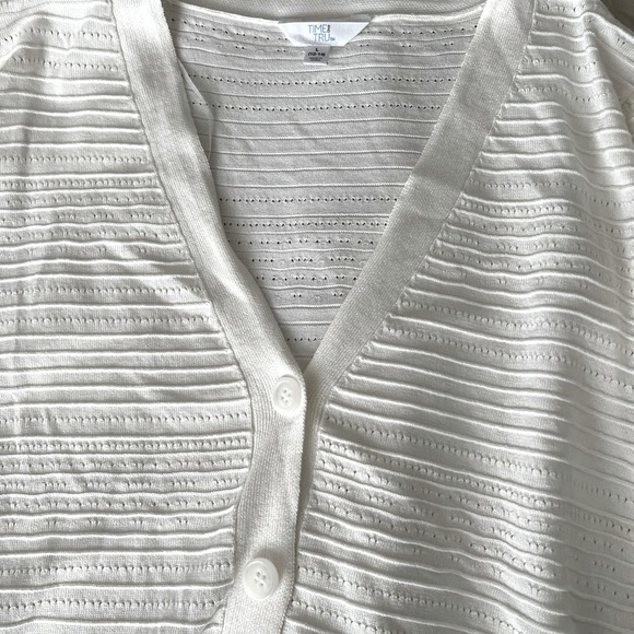 White top - Picture 3 of 3